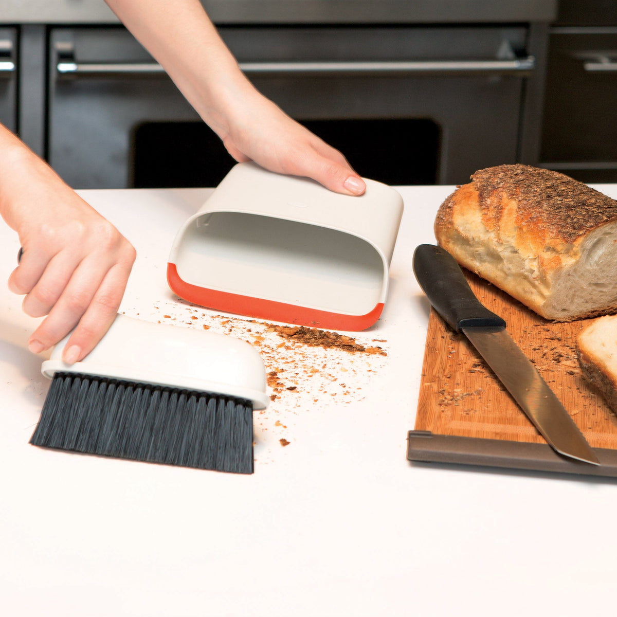 compact-dustpan-and-brush-set-t4 1334280_7_compact_dustpan_brush_set.jpg