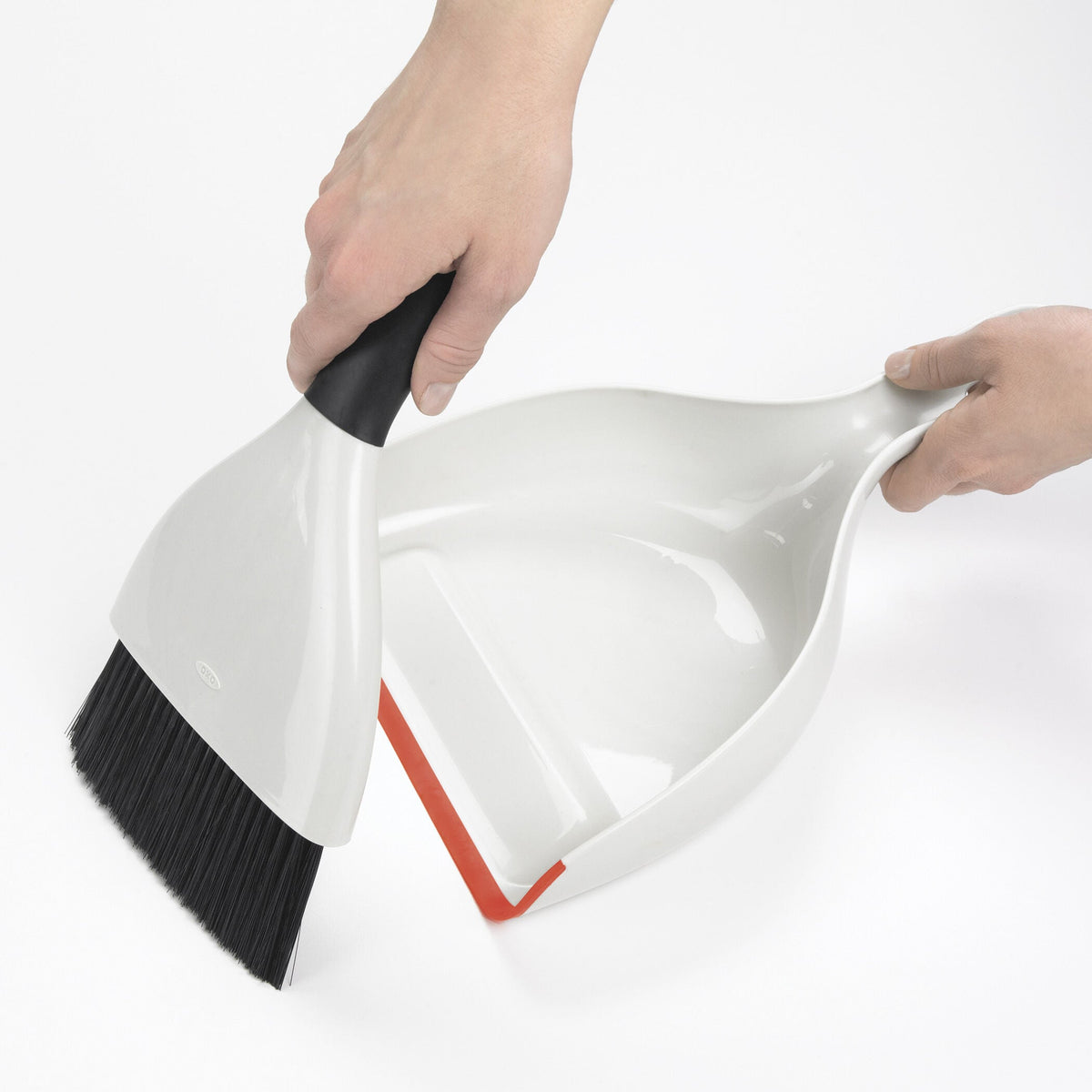 dustpan-and-brush-set-v8 1334480_2_dustpan_brush_set.jpg