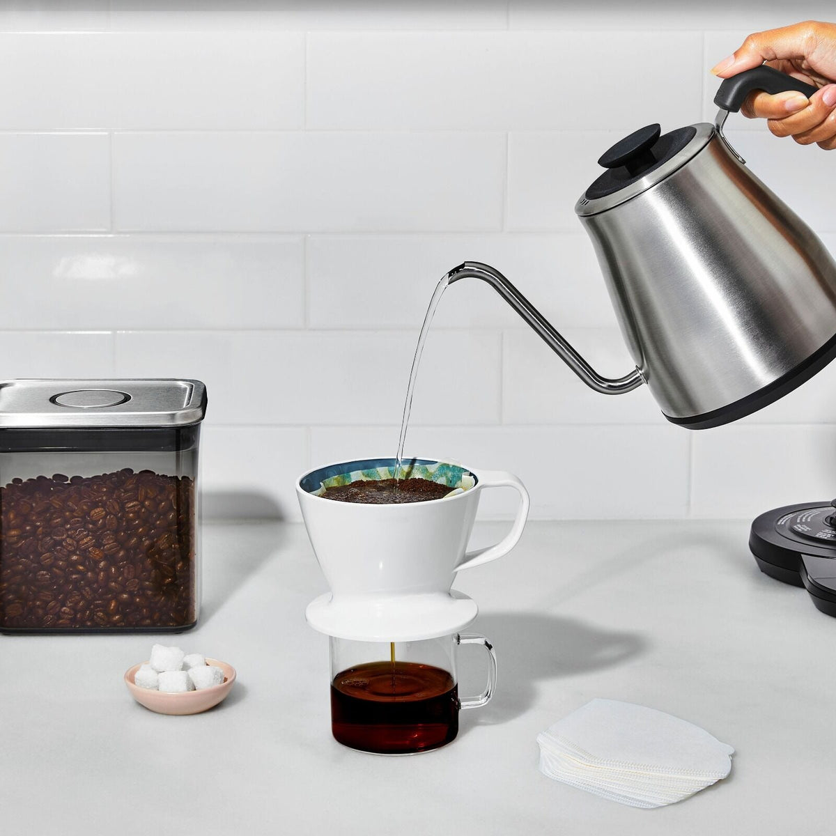 adjustable-temperature-pour-over-kettle-o9 brew_adjustabletemperaturekettle_8717100v2_06.jpg