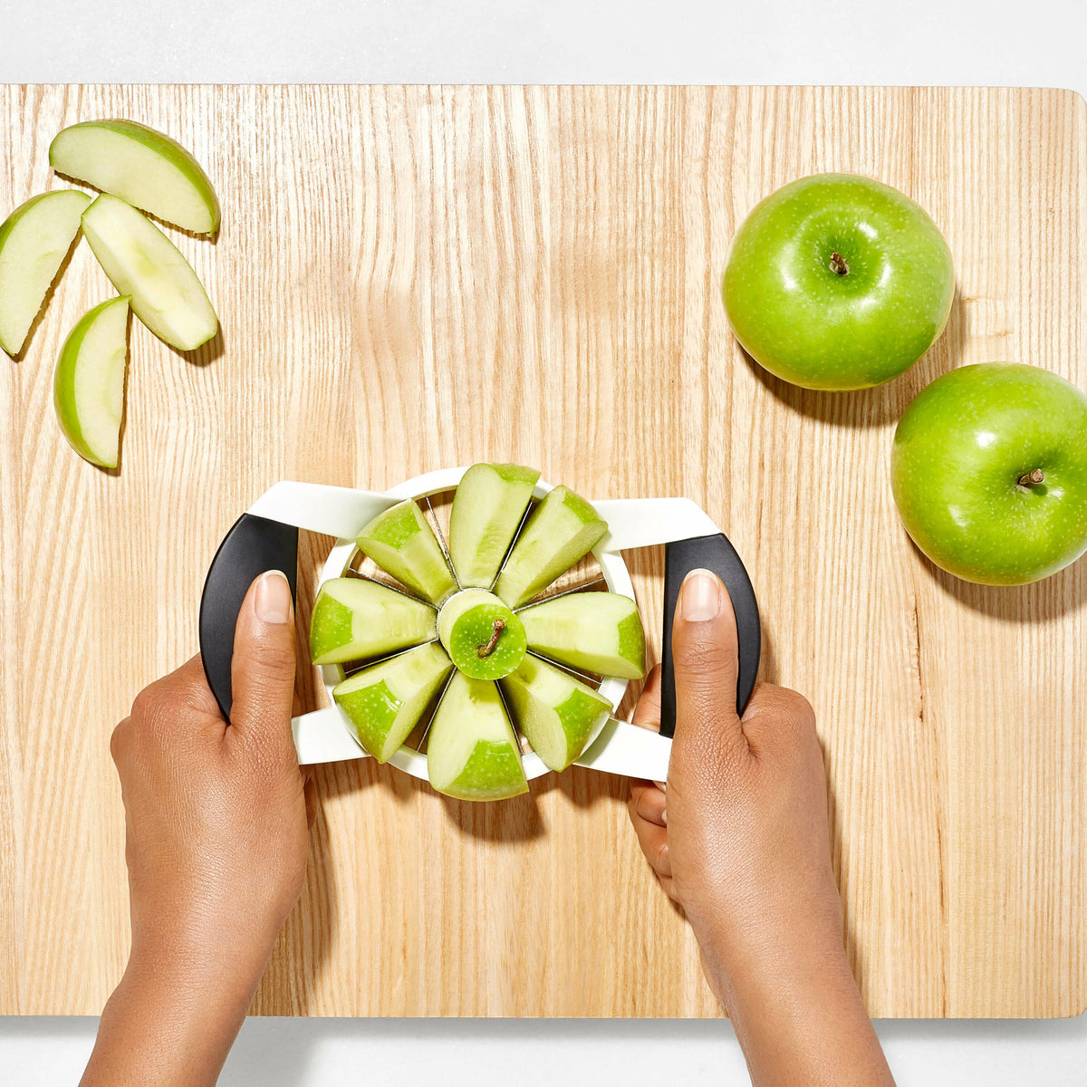 apple-divider-d1 gg_32681_4b_1_.jpg