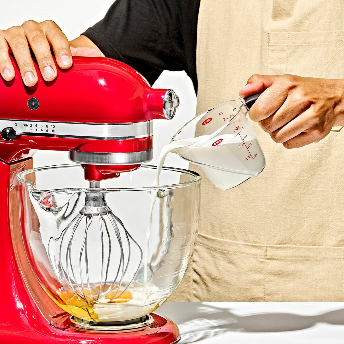 1-cup-angled-measuring-cup-m1 gg_70881v6_1cupangledmeasuringcup_02.jpg