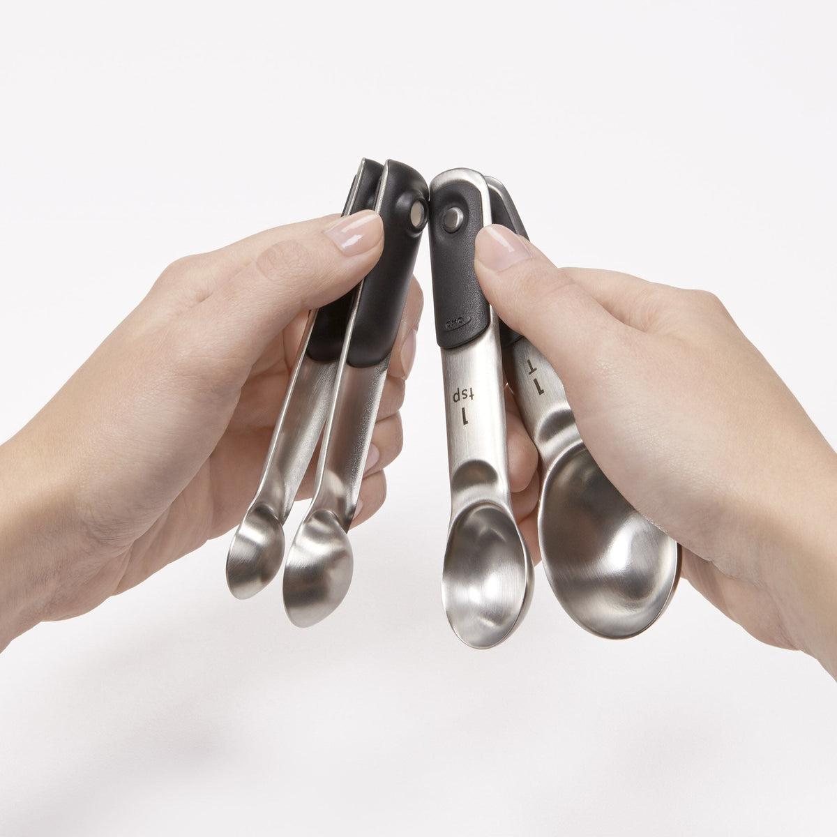 stainless-steel-measuring-spoons-l1 11132100_4_oxogoodgrips_stainlesssteelmeasuringspoons.jpg