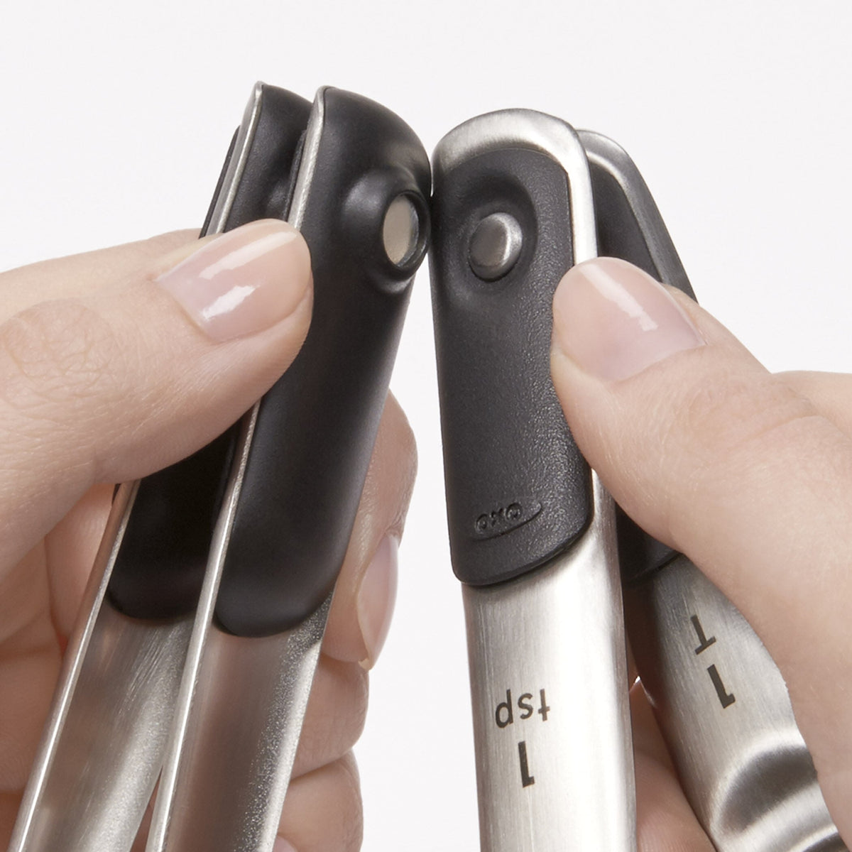 stainless-steel-measuring-spoons-l1 11132100_5_oxogoodgrips_stainlesssteelmeasuringspoons.jpg