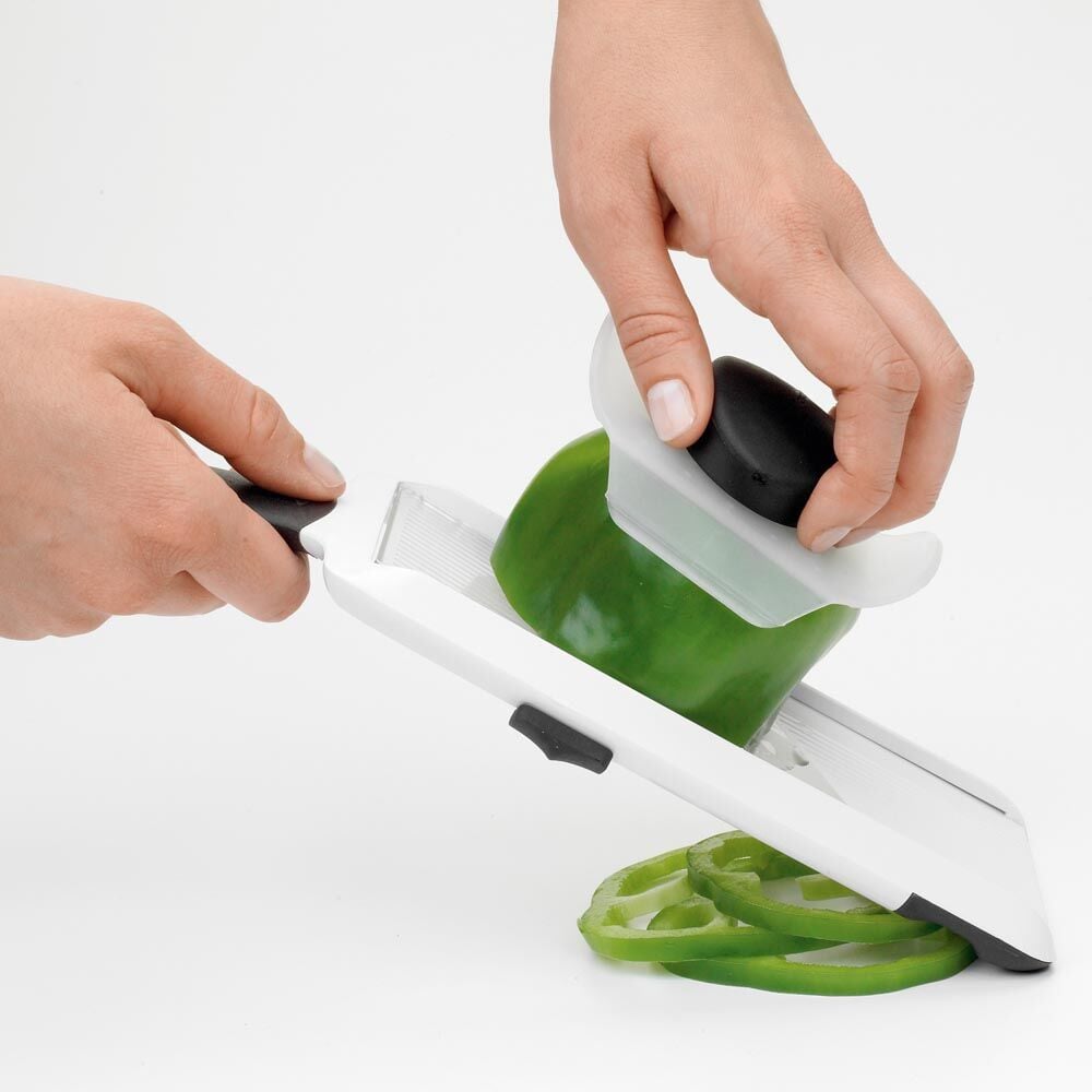 oxo-good-grips-hand-held-mandoline-slicer-u6 1119100_3.jpg