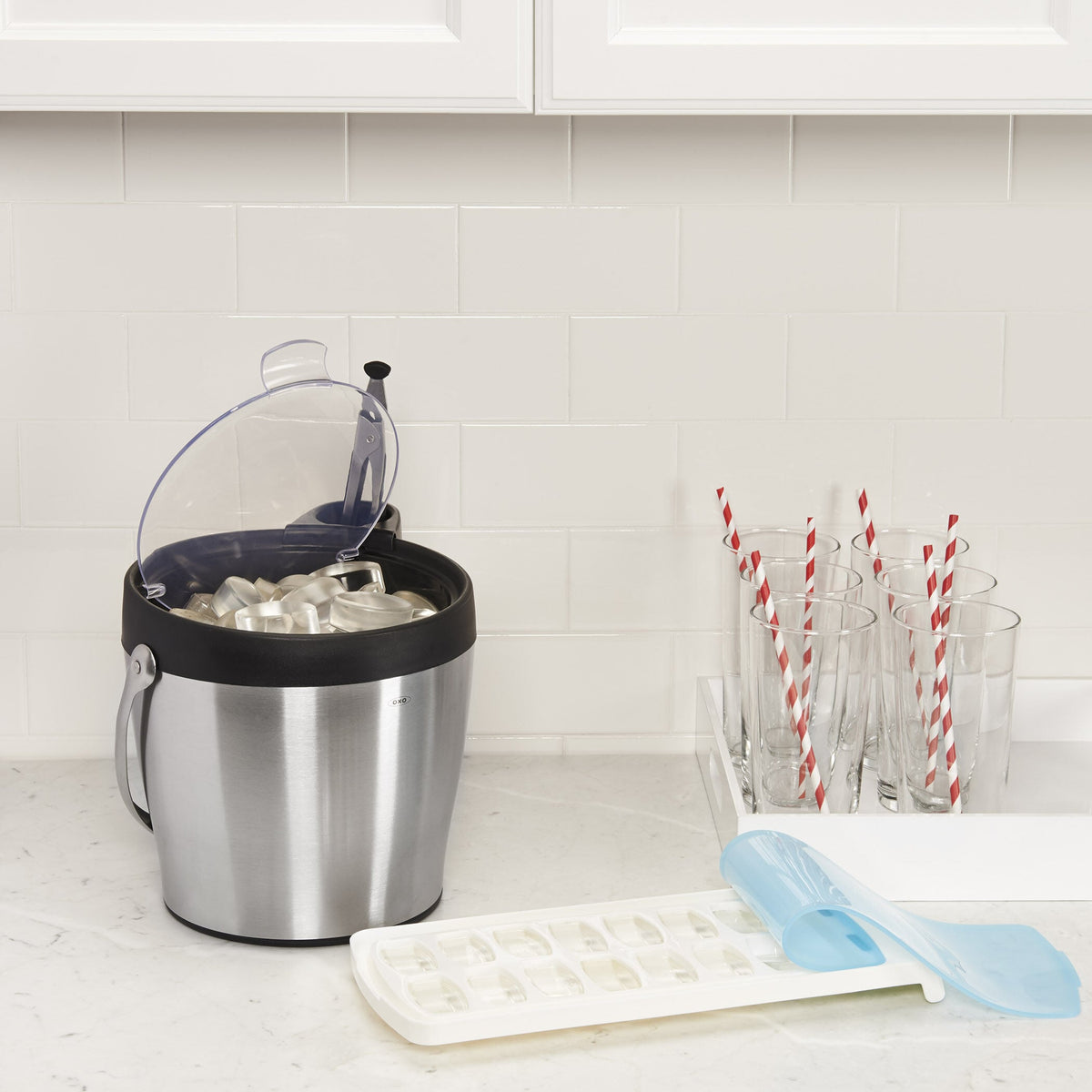 no-spill-ice-cube-tray-v7 1132080_8_no-spill_ice_cube_tray.jpg