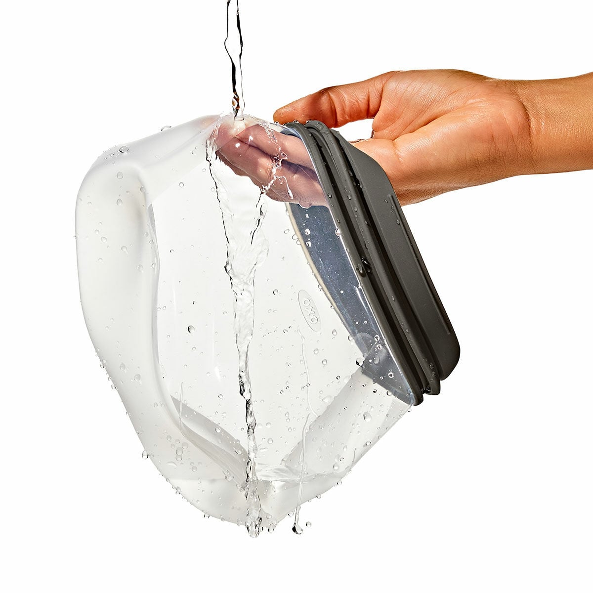 outdoor-silicone-reusable-stand-up-bag-quart-32-oz-m8 9112900_silicone_stand-up_quart_32oz_08.jpg