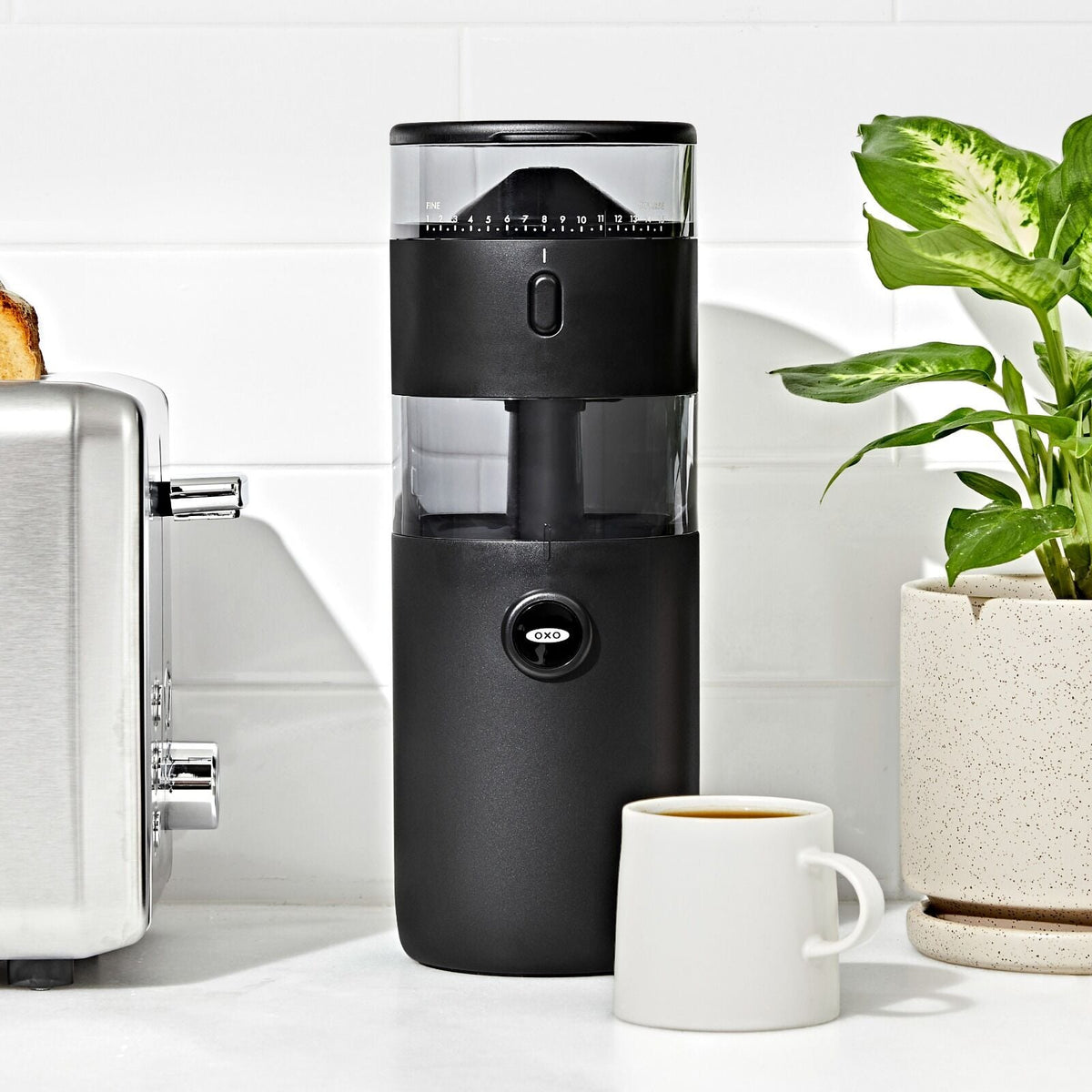 compact-conical-burr-coffee-grinder-w7 brew_8720800_compactgrinder_pdp_07.jpg