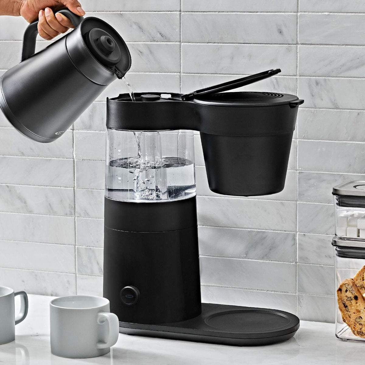 9-cup-coffee-maker-matte-black-z5 brew_8725000_9-cup-coffee-maker-black_pdp_04.jpeg