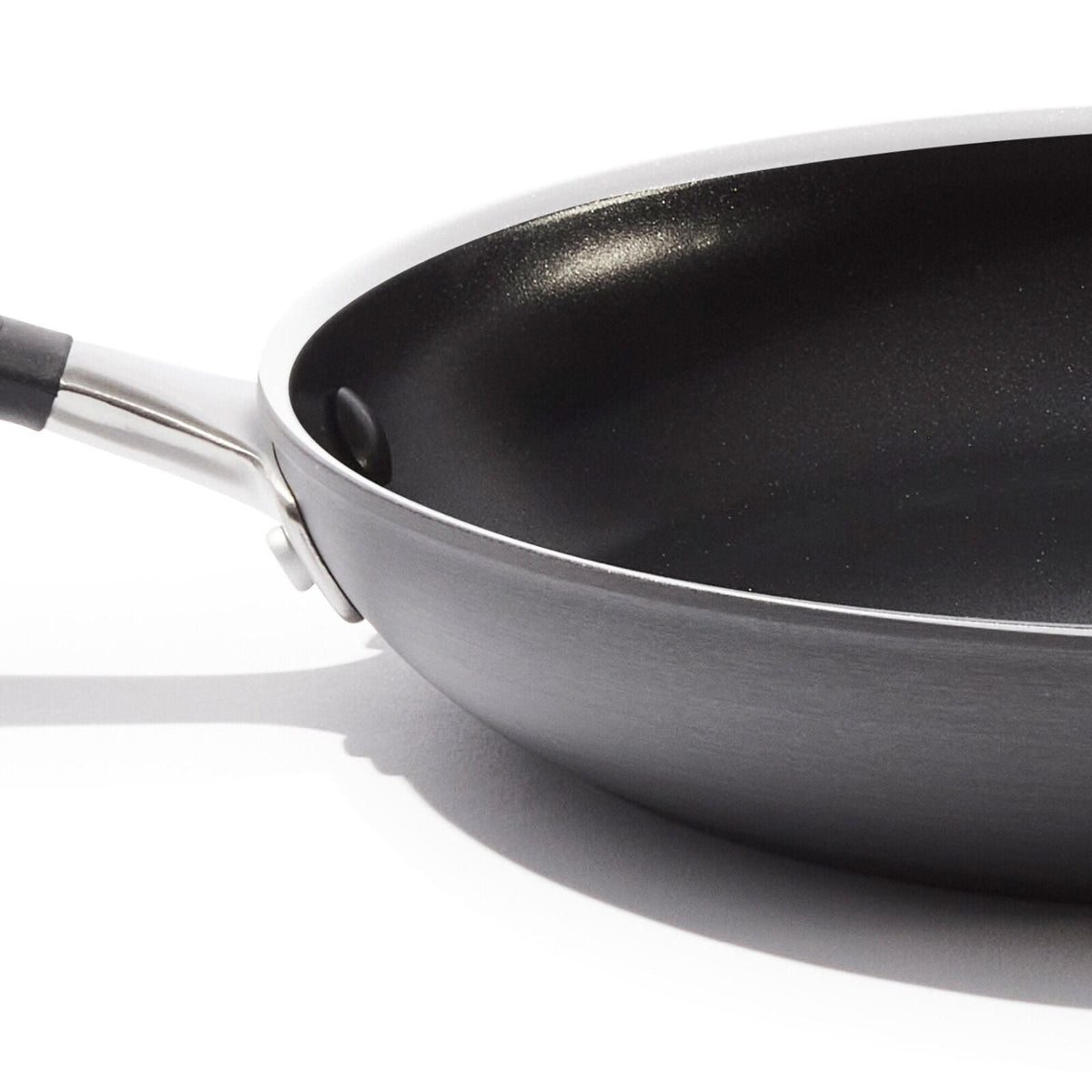 non-stick-pro-every-day-3-piece-frying-pan-set-u2 cc010474-001-oxo-non-stick-everyday-8-10-12-3-piece-open-frypan-set_pdp_07.jpg