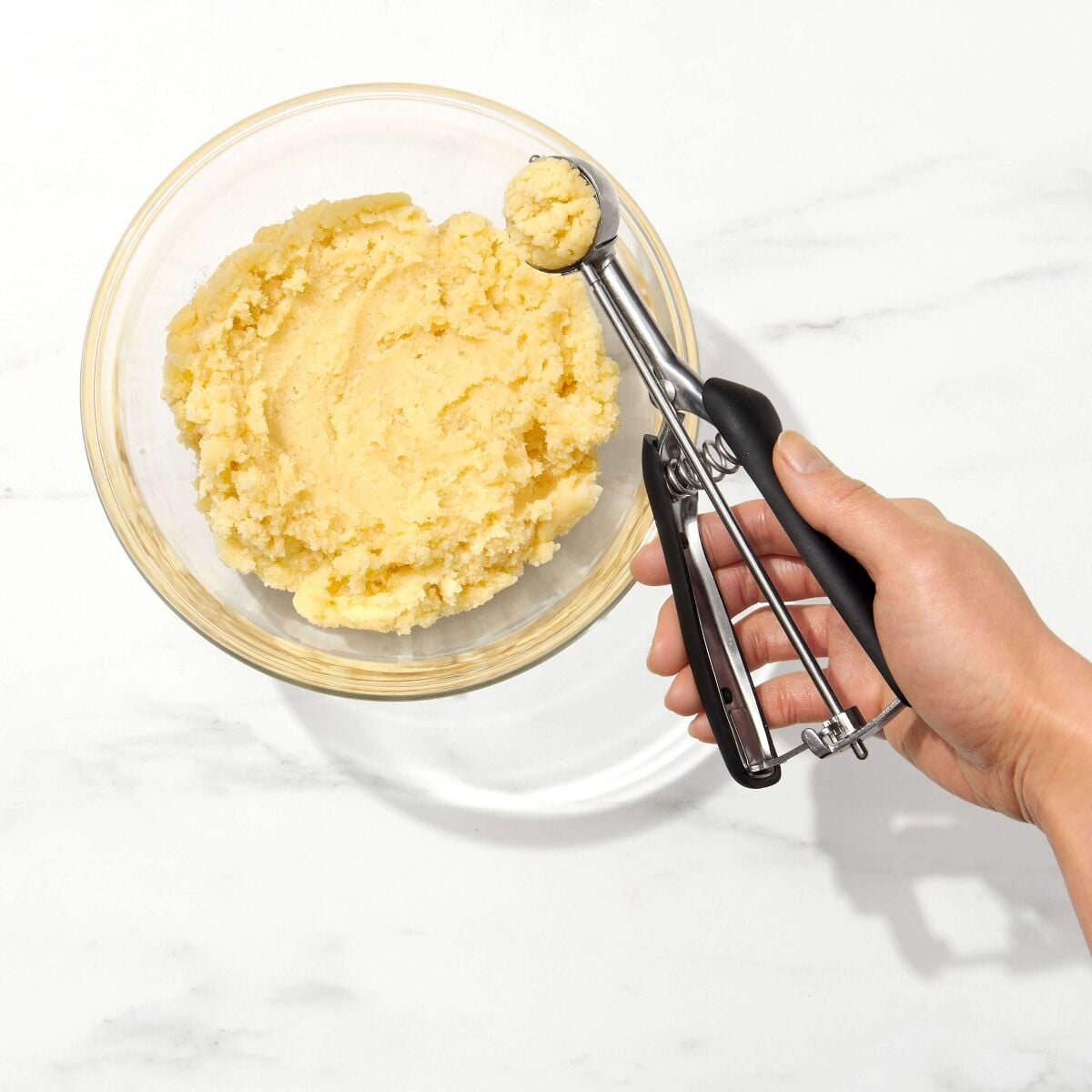 small-cookie-scoop-p4 gg_1044083_4_1_.jpg