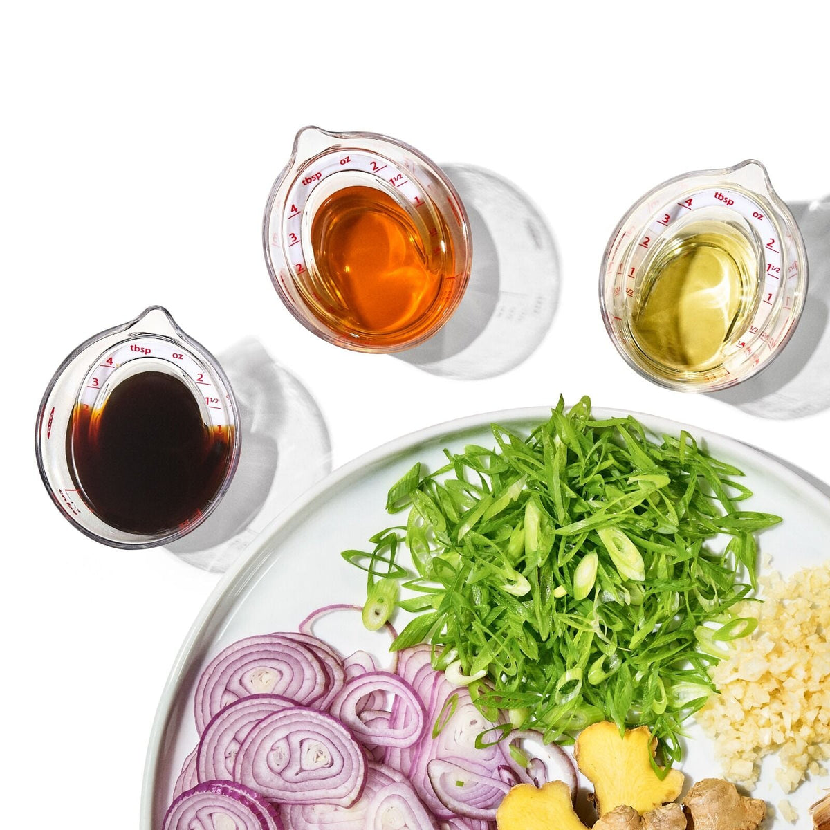 mini-angled-measuring-cup-c0 gg_1102640_miniangledmeasuringcup_pdp_05.jpg