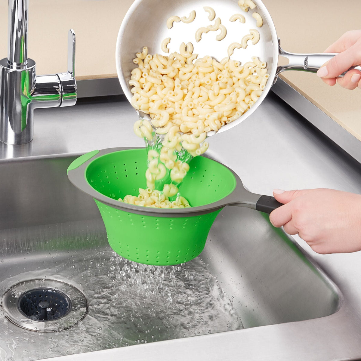 silicone-collapsible-strainer-2-0-qt-o6 gg_11208300_4.jpg