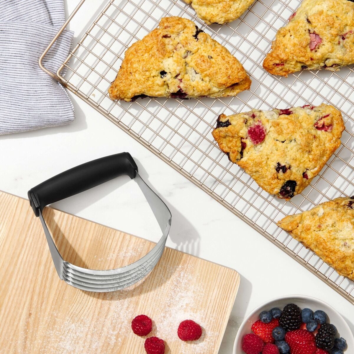 dough-blender-with-blades-t4 gg_1124200_9c_1_.jpg