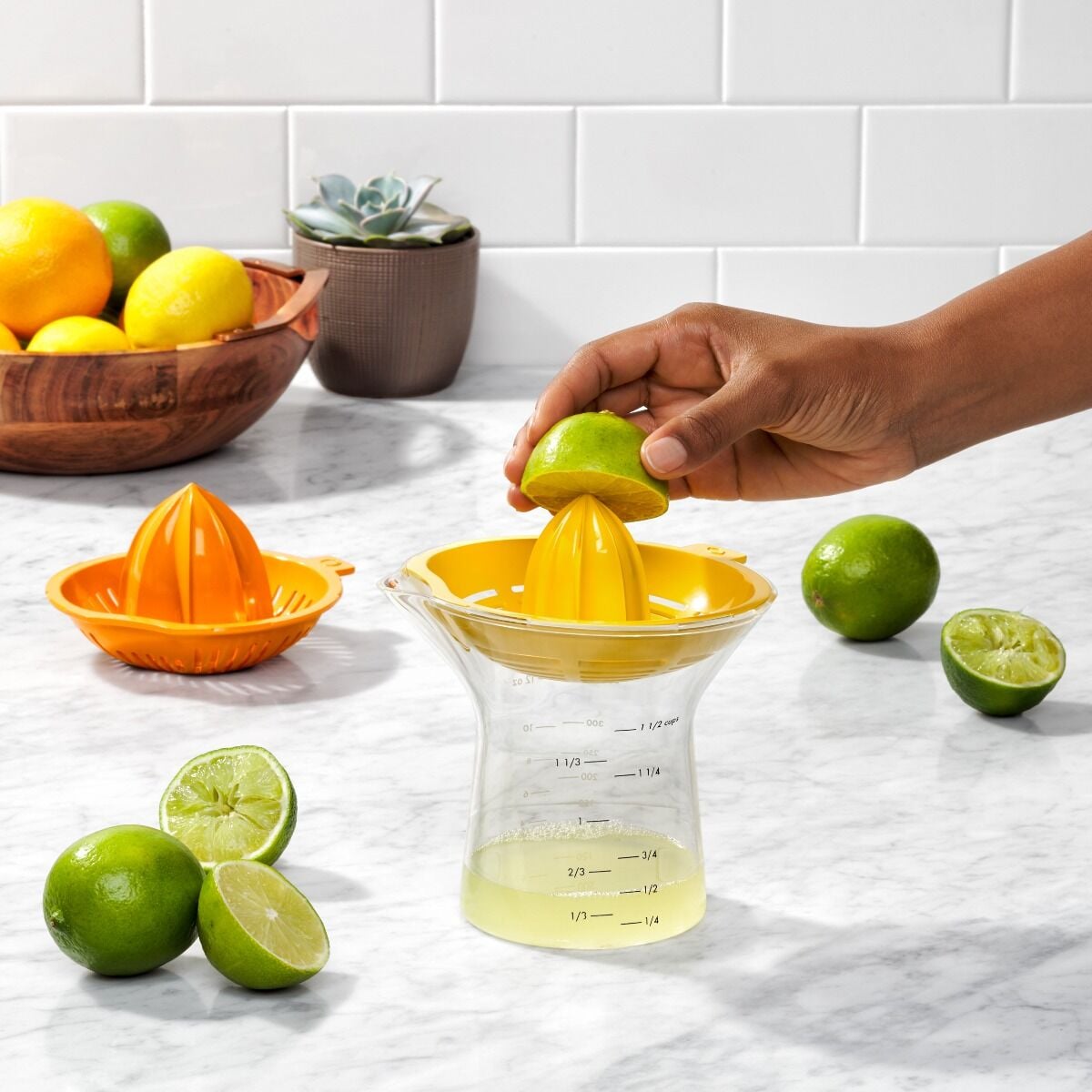 2-in-1-citrus-juicer-m0 gg_11263400_4d_1.jpg