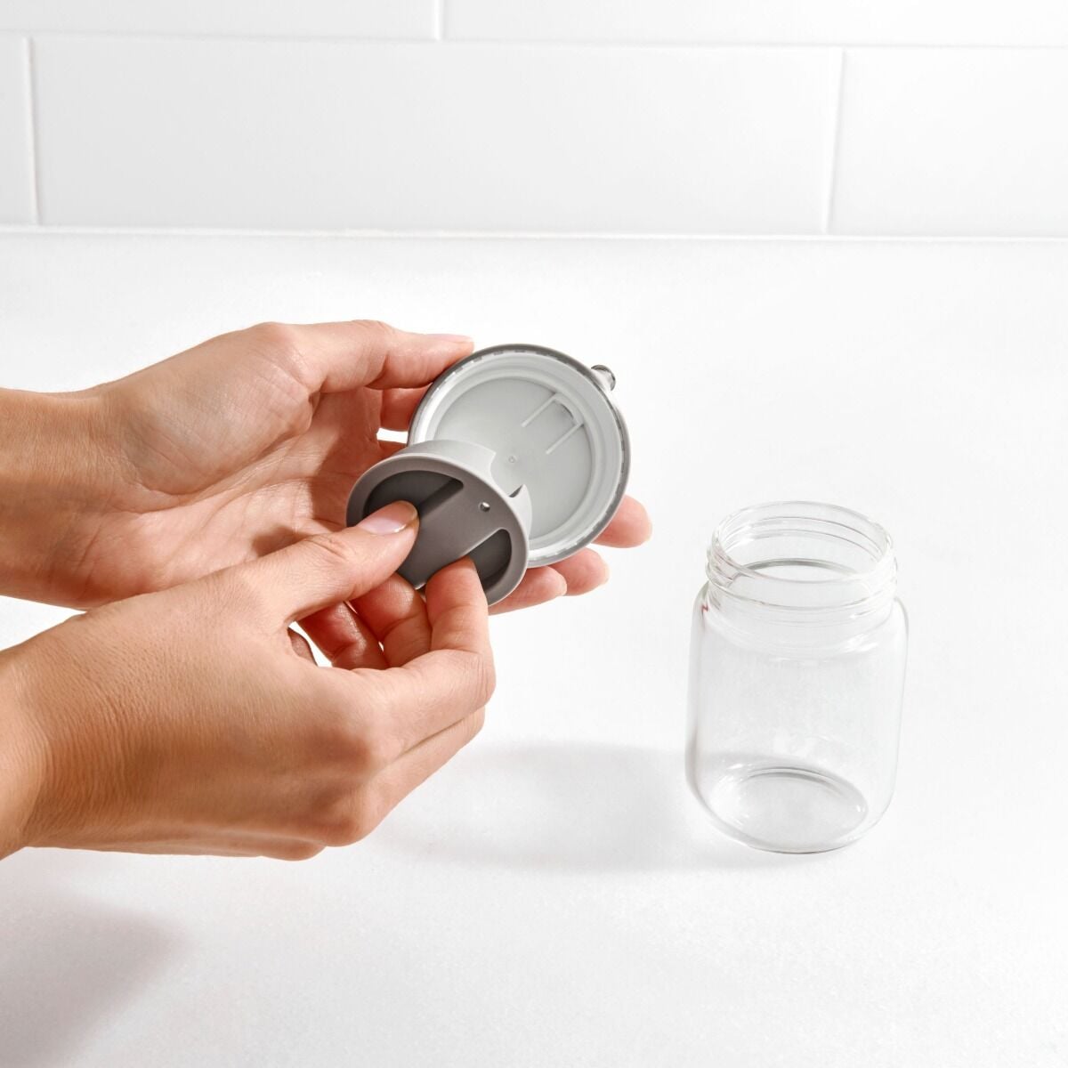 precision-pour-glass-dispenser-5-oz-o8 gg_11278600_4a.jpg