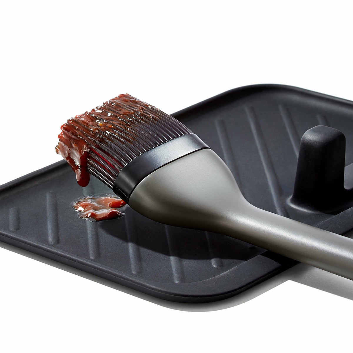 grilling-basting-brush-g1 gg_11309300_050620_4_rgb_1_.jpg