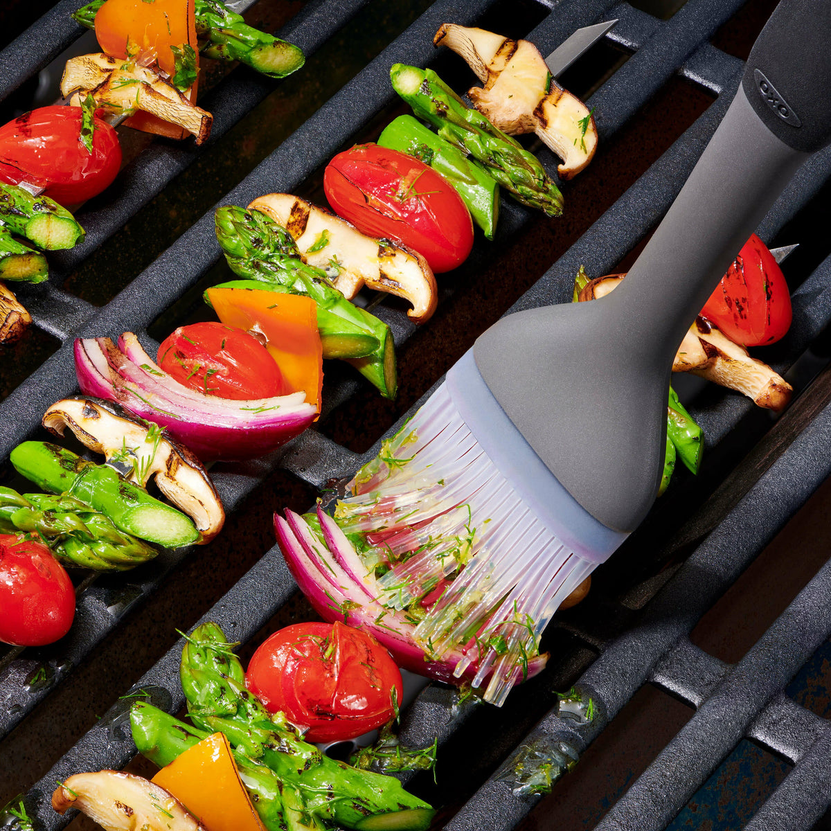 grilling-basting-brush-g1 gg_11309300_052020_10_rgb_1_.jpg