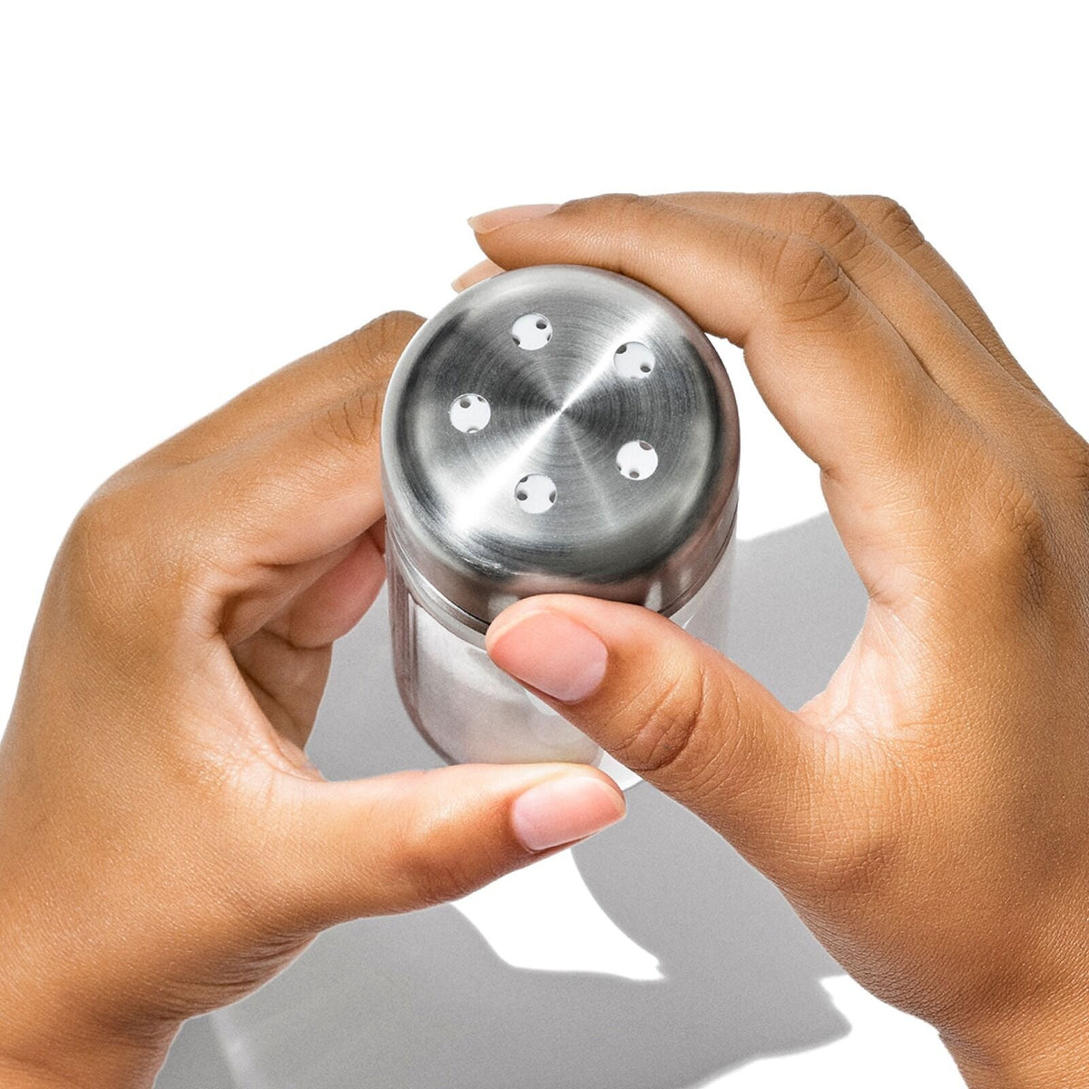 glass-adjustable-shaker-set-v5 gg_11312600_adjustablesaltandpeppershakers_pdp_04.jpeg