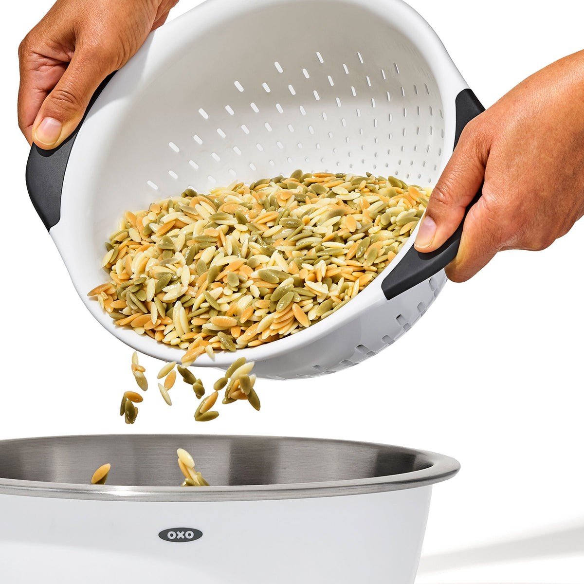 plastic-colander-d8 gg_11331000_plasticcolander3qt_pdp_02.jpg