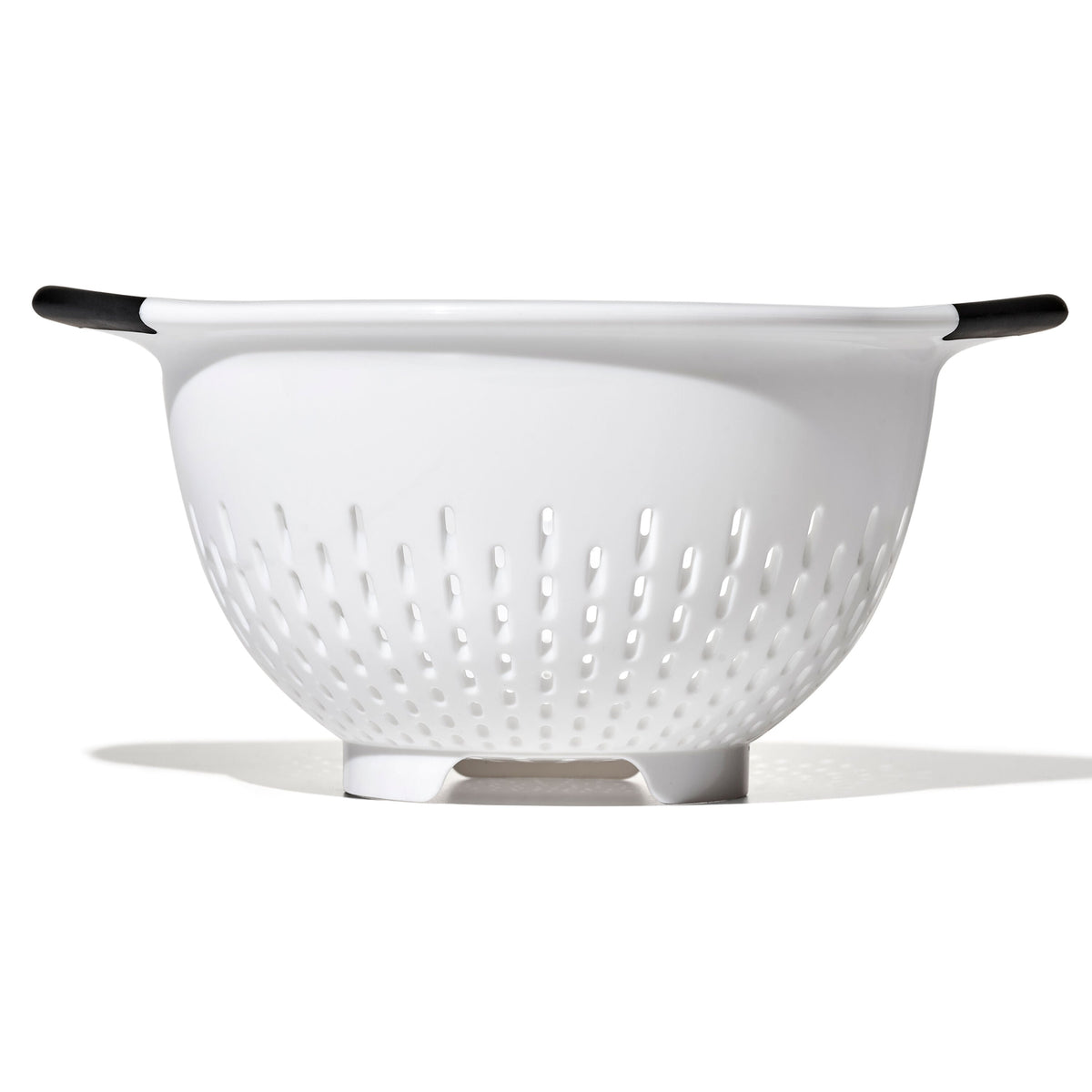plastic-colander-d8 gg_11331000_plasticcolander3qt_pdp_03.jpg