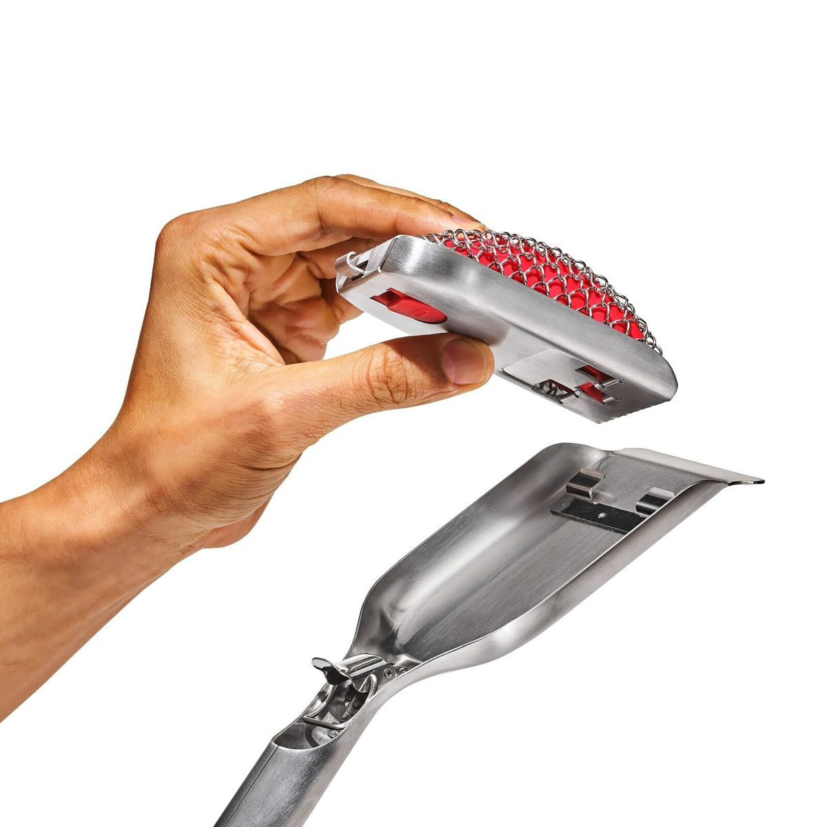 coiled-grill-brush-with-replaceable-head-l3 gg_11356300_coiledgrillbrush_04_p.jpg