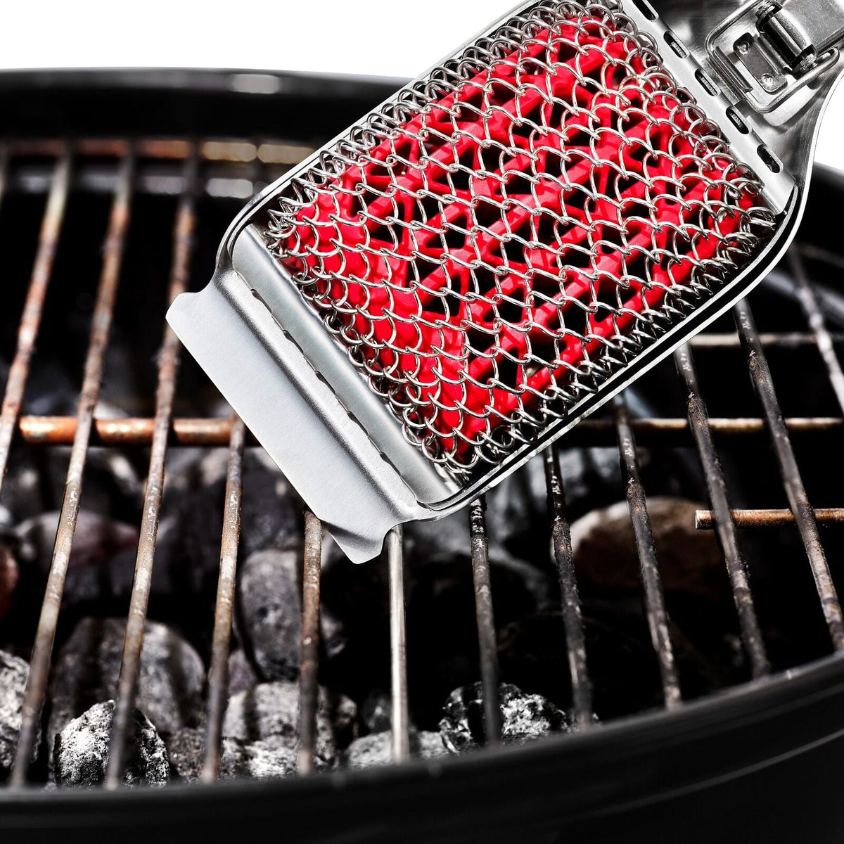 coiled-grill-brush-with-replaceable-head-l3 gg_11356300_coiledgrillbrush_11.jpg