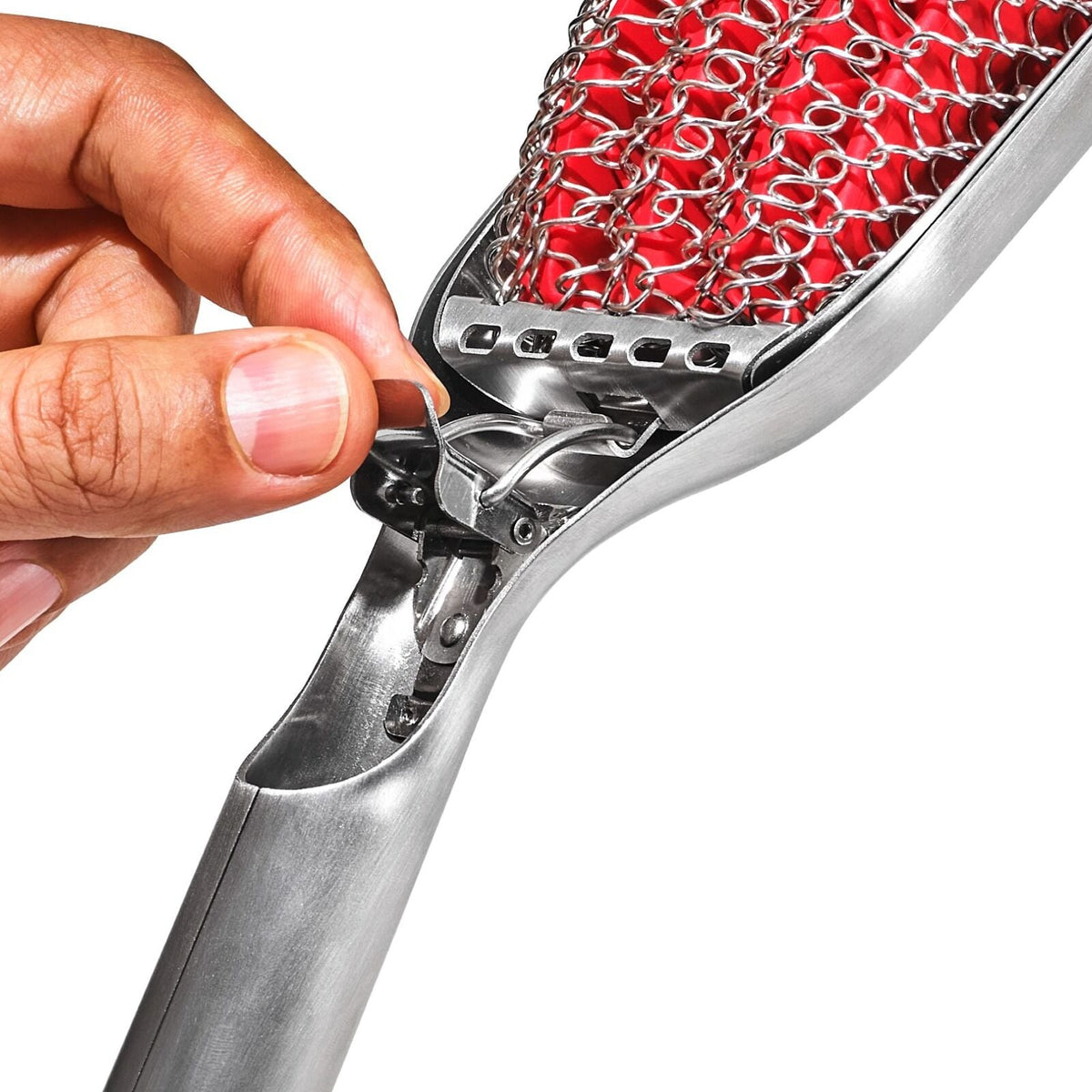 coiled-grill-brush-with-replaceable-head-l3 gg_11356300_coiledgrillbrush_pdp_02.jpg