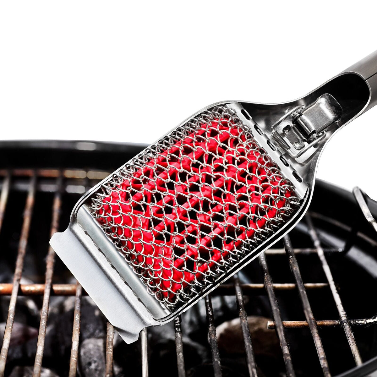 coiled-grill-brush-with-replaceable-head-l3 gg_11356300_coiledgrillbrush_pdp_04.jpg