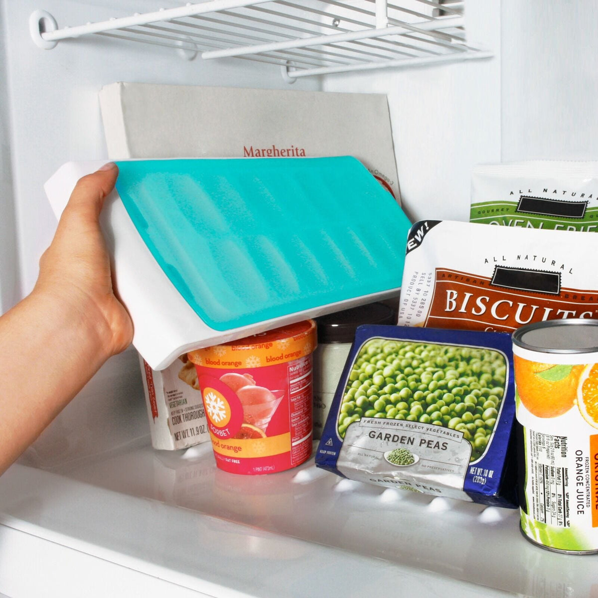 no-spill-ice-cube-tray-2-pack-f6 gg_11362000_02_rgb.jpg