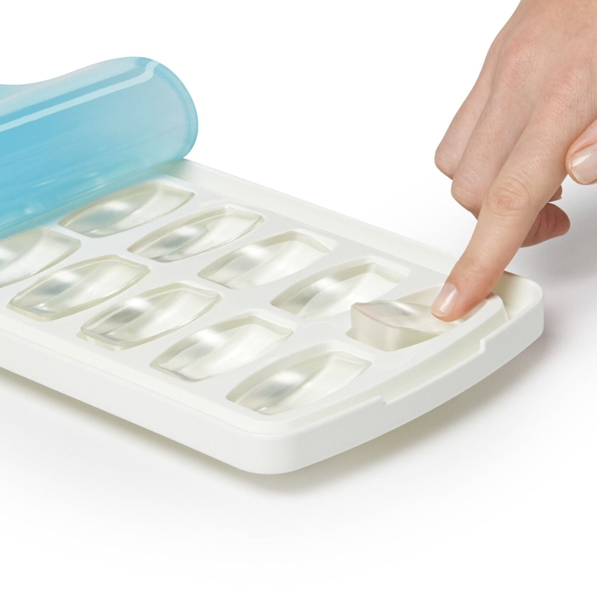 no-spill-ice-cube-tray-2-pack-f6 gg_11362000_nospillicecubetray2pk_pdp_04.jpg