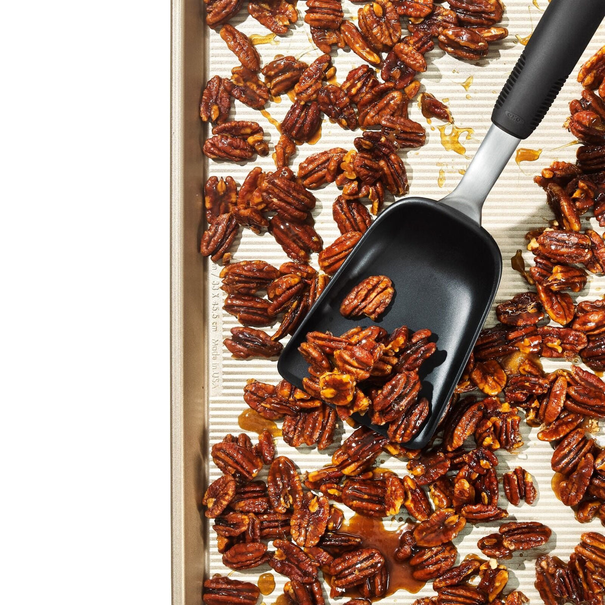 sheet-pan-scoop-k3 gg_11375300_sheetpanscoop_pdp_03.jpg