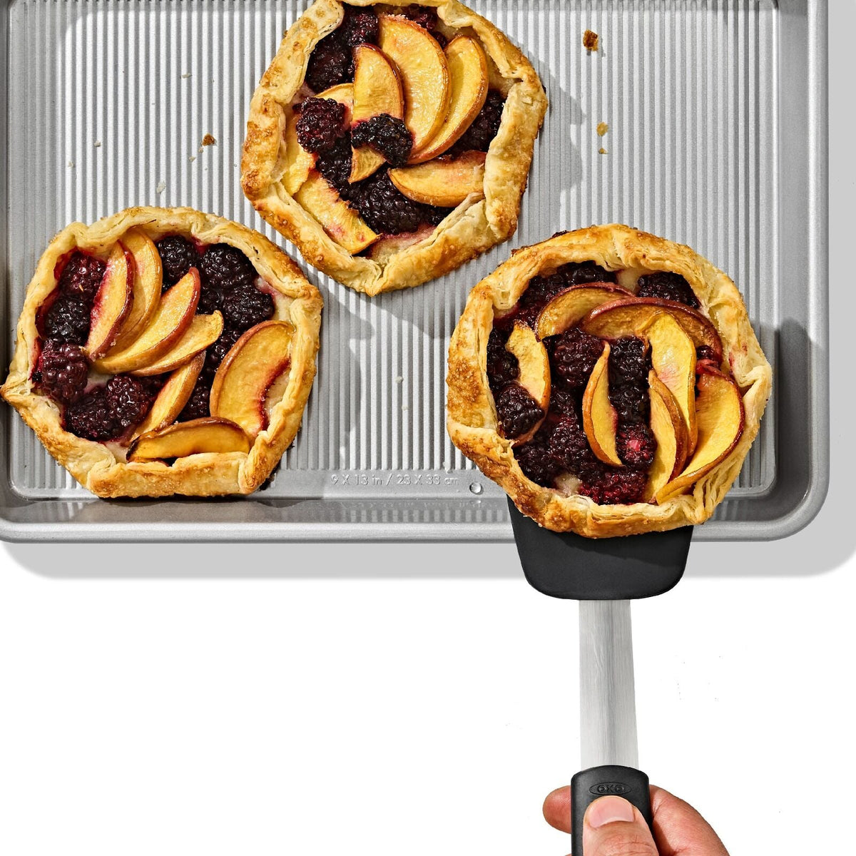 non-stick-pro-clear-coated-quarter-sheet-pan-s3 gg_11434900_quarter-sheet-pan_pdp_02.jpeg