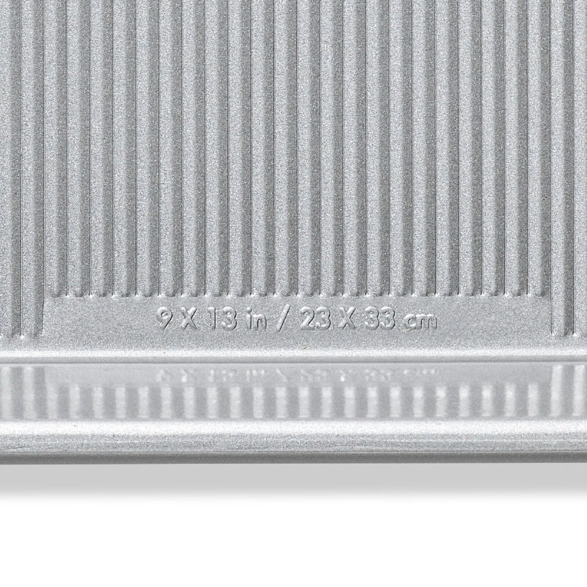 non-stick-pro-clear-coated-quarter-sheet-pan-s3 gg_11434900_quarter-sheet-pan_pdp_05.jpeg