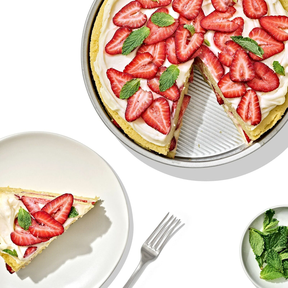 non-stick-pro-clear-coated-9in-round-cake-pan-e1 gg_11435100_9in-round-cake-pan_pdp_01.jpeg
