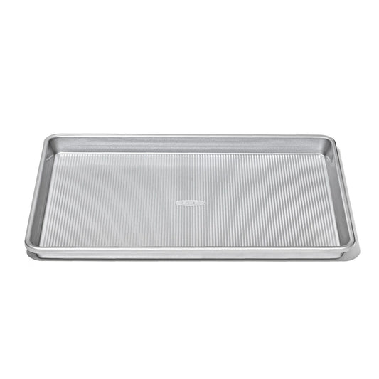 non-stick-pro-clear-coated-half-sheet-pan-m6 gg_11435300_half-sheet-pan_apdp_00_main.jpeg