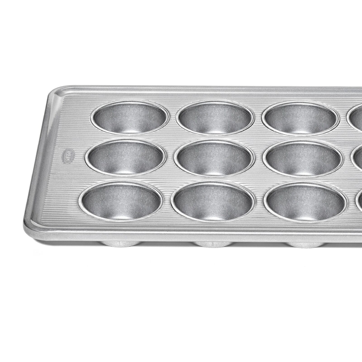 non-stick-pro-clear-coated-12-cup-muffin-pan-a8 gg_11435600_12-cup-muffin-pan_pdp_04.jpeg