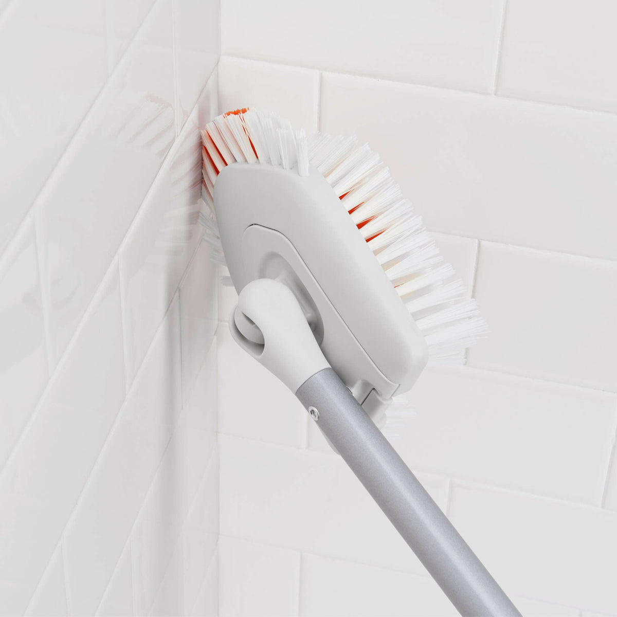 extendable-tub-and-tile-brush-a1 gg_12166000_7_1_.jpg