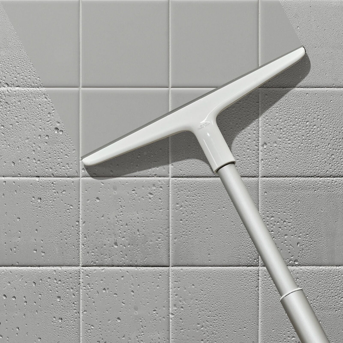 aluminum-extendable-squeegee-w2 gg_12397900_aluminumextsqueegee_pdp_02.jpeg