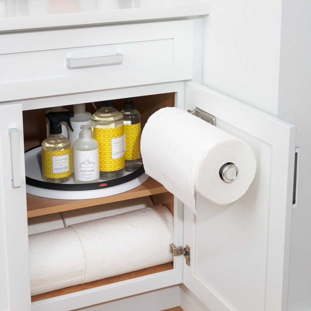 steady-mounted-paper-towel-holder-v8 gg_13245200_9c.jpg