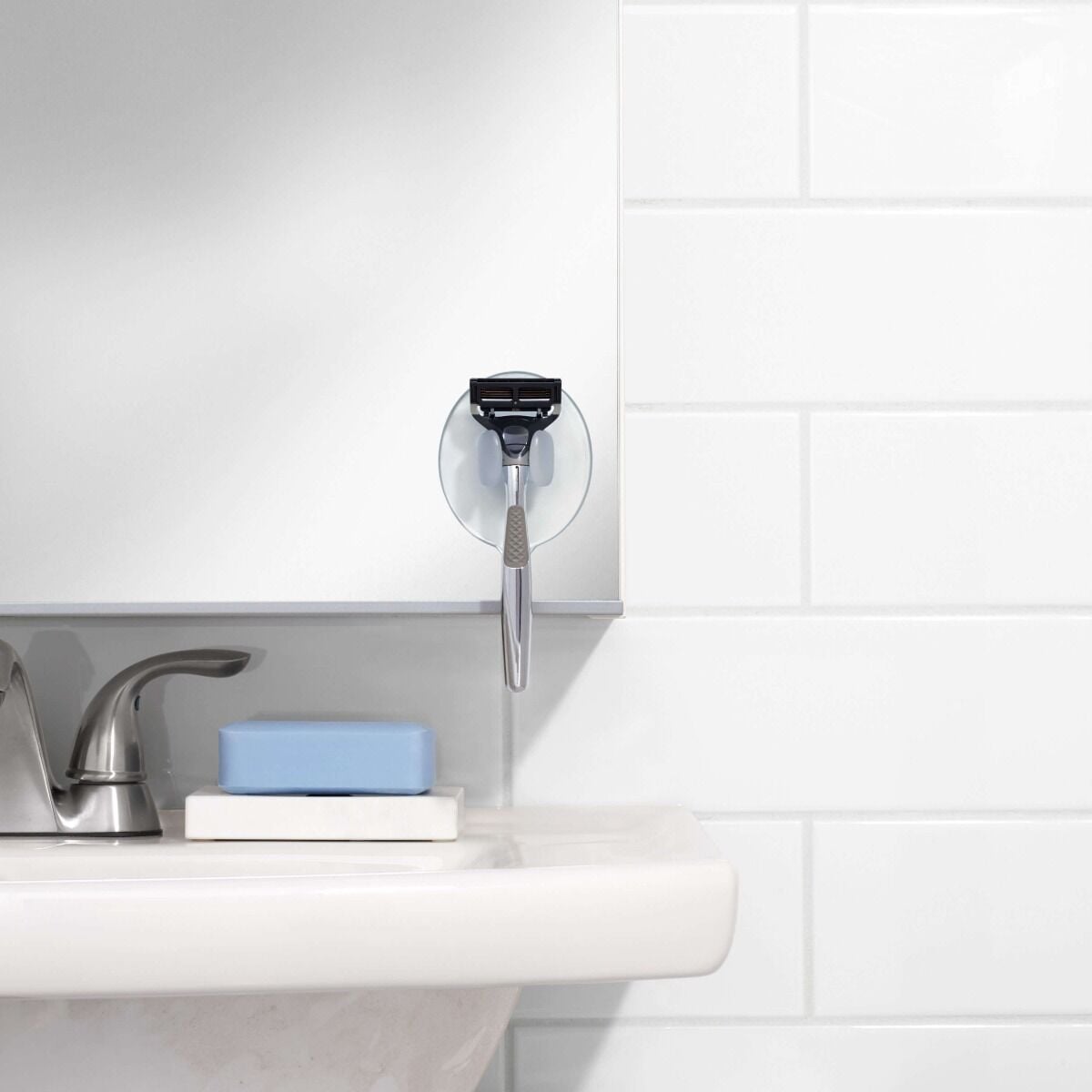 suction-razor-holder-y3 gg_1377400_9c_1_.jpg