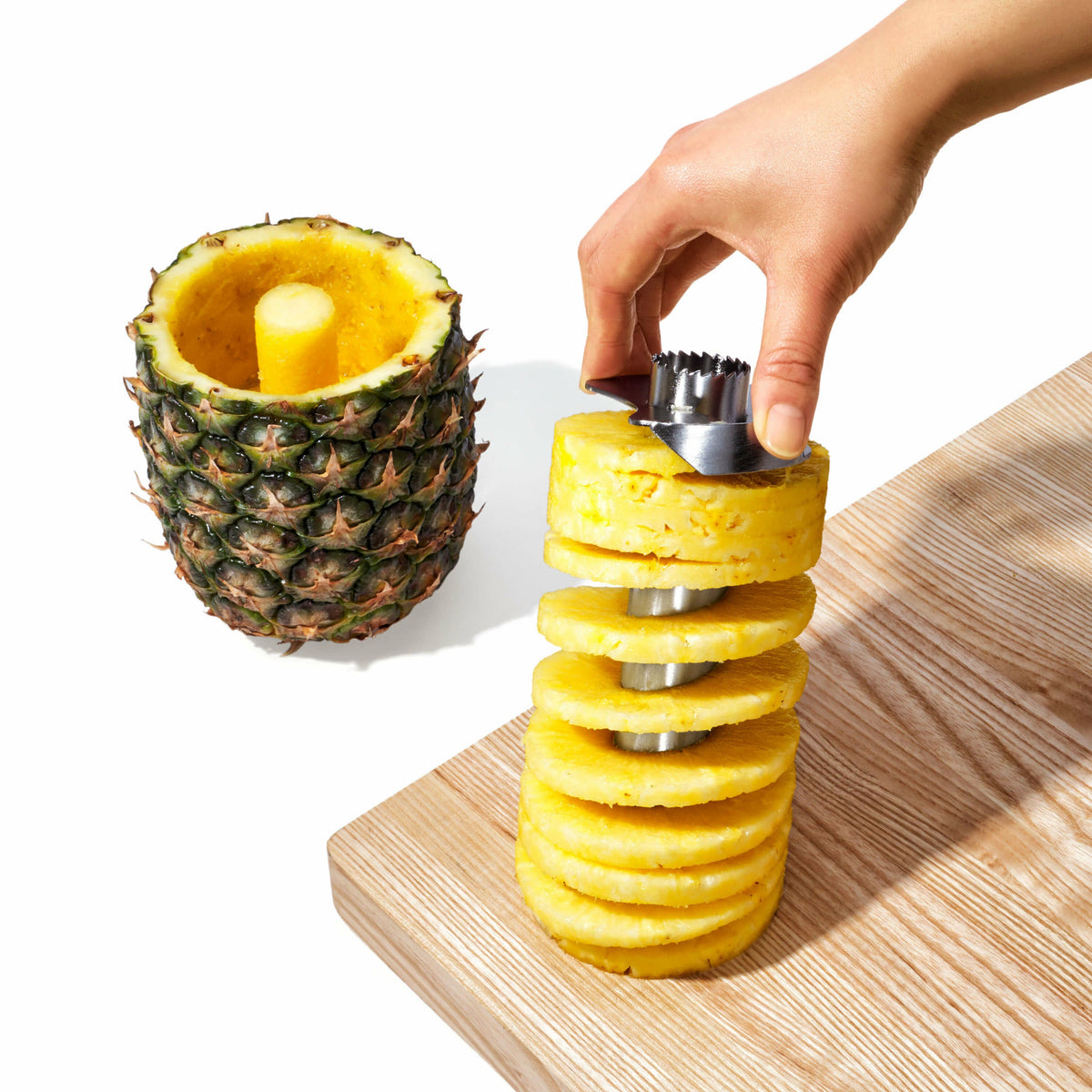 stainless-steel-pineapple-slicer-k9 gg_3108300_4c_1_.jpg
