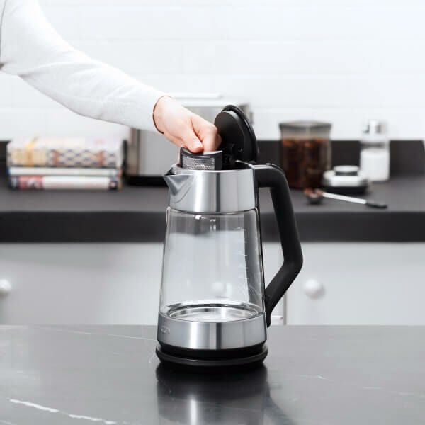 cordless-glass-electric-kettle-j6 lifestyle5.jpg