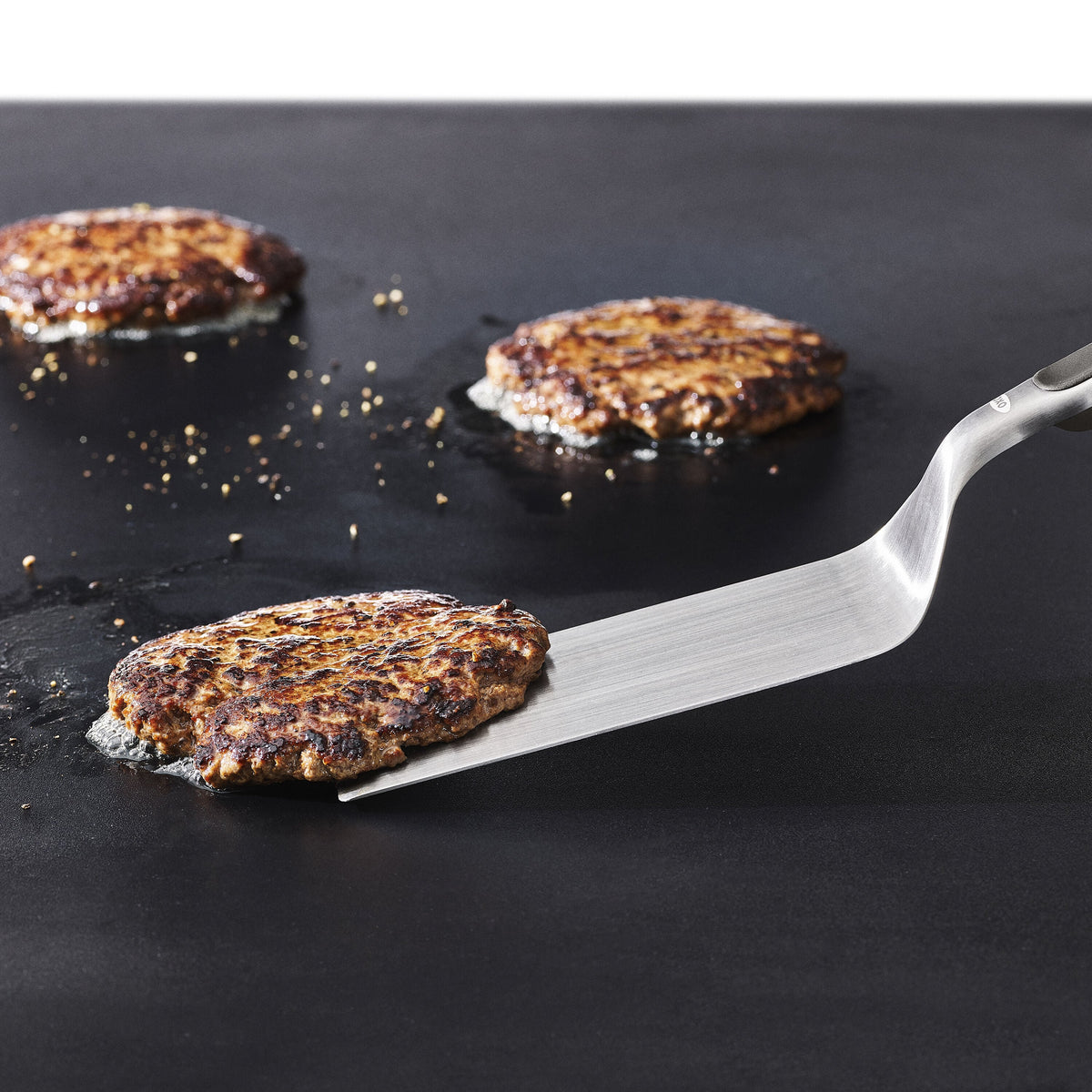 oxo-outdoor-griddle-turner-d0 od_9108400_071921_34_rgb.jpg