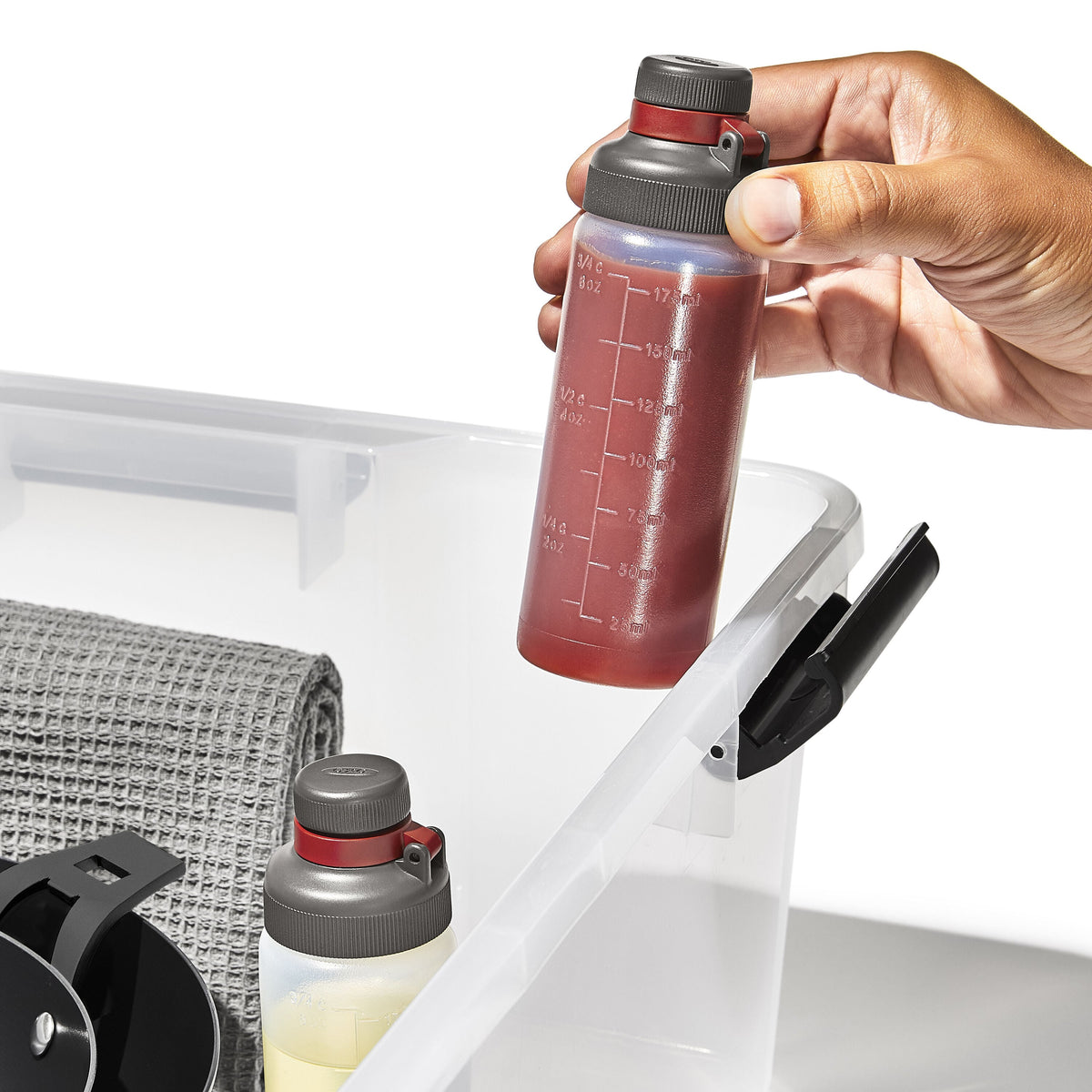 oxo-outdoor-leakproof-squeeze-bottle-set-l7 od_9109200_071921_91_rgb.jpg