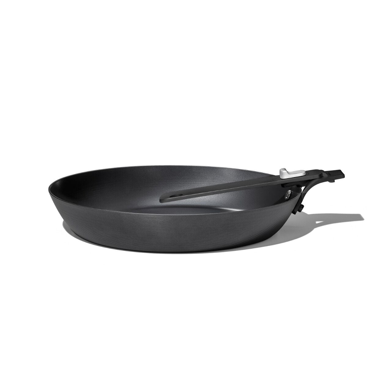 carbon-steel-with-removable-handle-10in-pan-b7 od__2059640001__10incarbonsteelpan_67_rgb.jpg