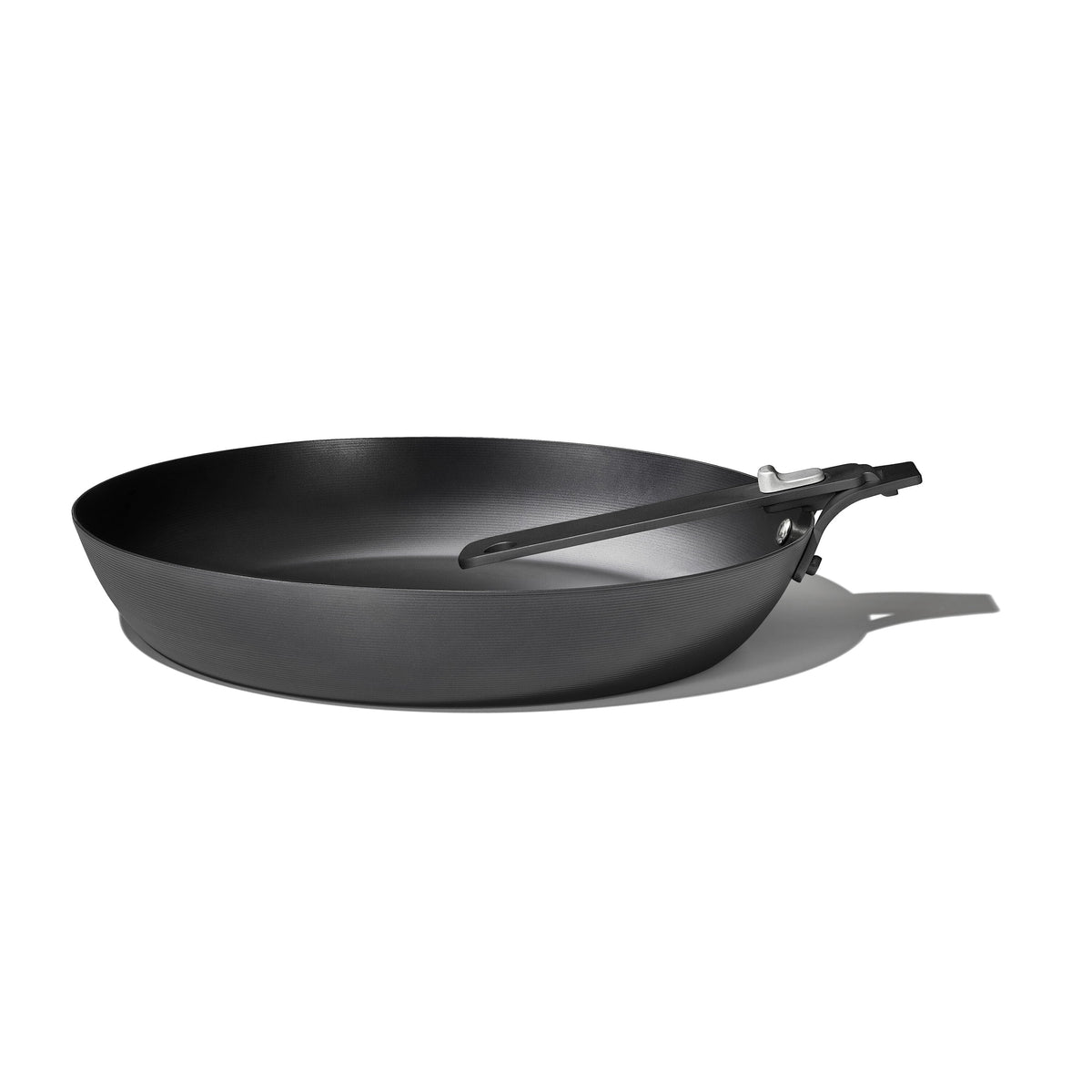 outdoor-12-inch-carbon-steel-pan-with-removable-handle-g4 od__2059650001_12incarbonsteelpan_60_rgb.jpg
