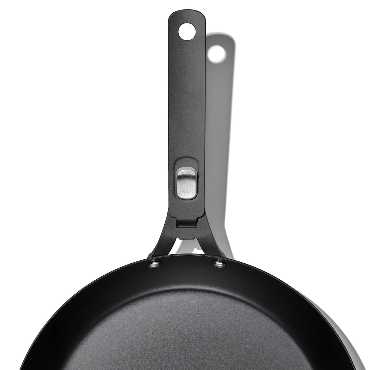 outdoor-12-inch-carbon-steel-pan-with-removable-handle-g4 od__2059650001_12incarbonsteelpan_86_rgb.jpg