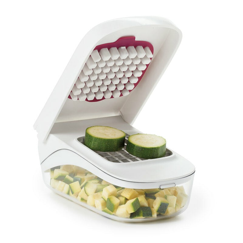 vegetable-chopper-with-easy-pour-opening-k9 onion_5.jpg