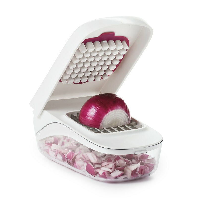 vegetable-chopper-with-easy-pour-opening-k9 onion_6.jpg