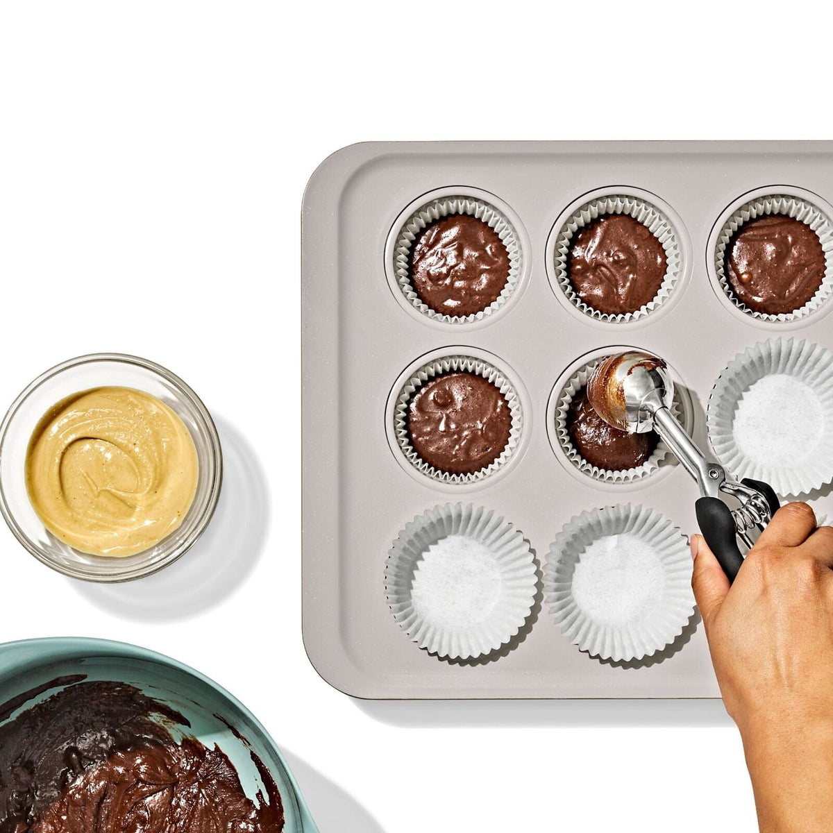 non-stick-pro-ceramic-coated-metal-bakeware-12-cup-muffin-pan-i4 oxo_12-cup-muffin-pan_pdp_03_1.jpg